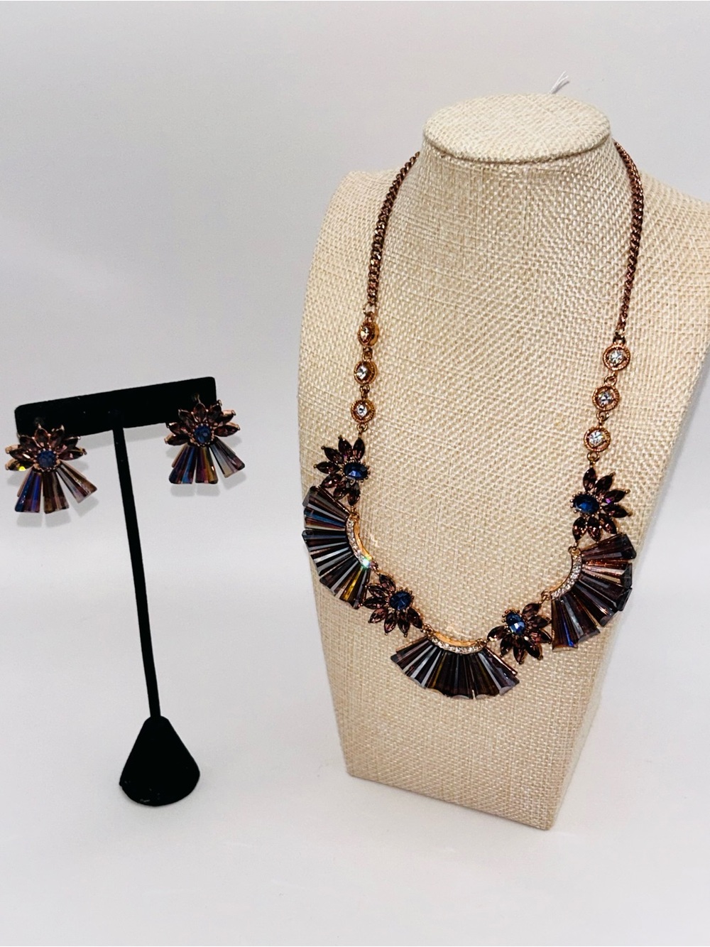Park Lane Fan-Tastique Necklace & Earring Set - Picture 3 of 11